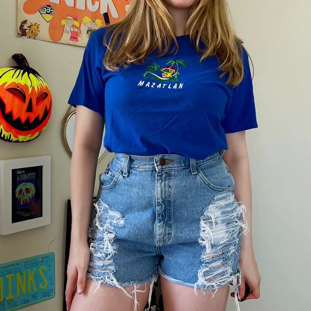 Vintage Y2K Mazatlan T-Shirt Size Small Medium Frog Embroidery